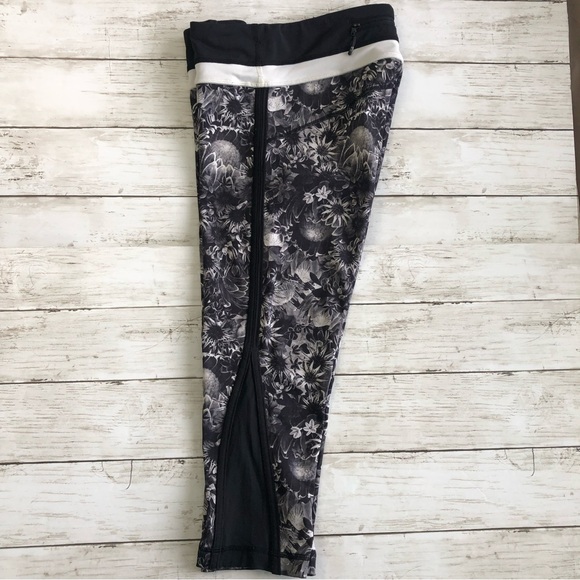 LULULEMON Up The Pace Flowabunga Black/White Sunflower Print Cropped Leg… - Picture 5 of 12